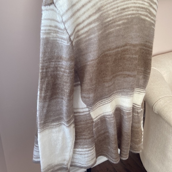 Tommy Bahama Lightweight Cardigan - Picture 6 of 9